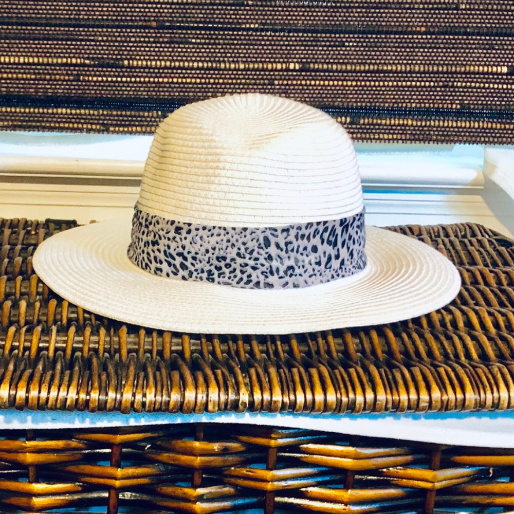 Sun Hat - Picture 2 of 5